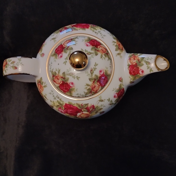 VTG. "Old Country Roses" Tea Pot - Picture 5 of 6